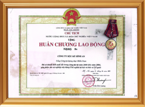 ChuTichNuocTangHuanChuongLaoĐongHang3